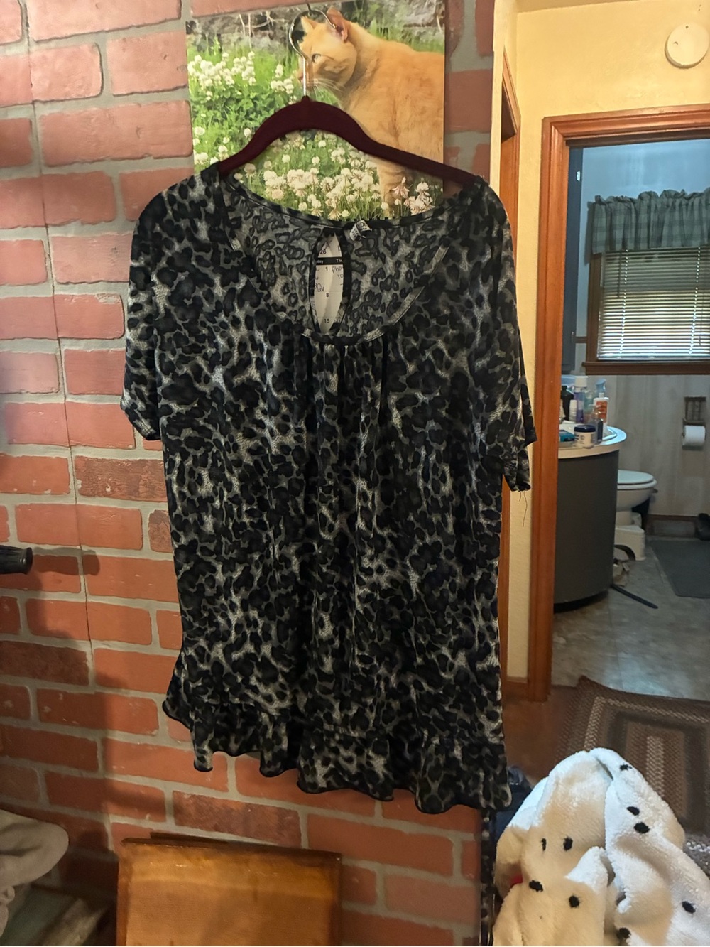 Women’s Black & Gray Leopard Print Short Sleeve Blouse